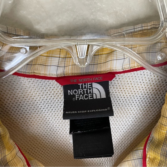 The North Face Button Up Plaid Short Sleeve Outdoor Shirt - Picture 3 of 4